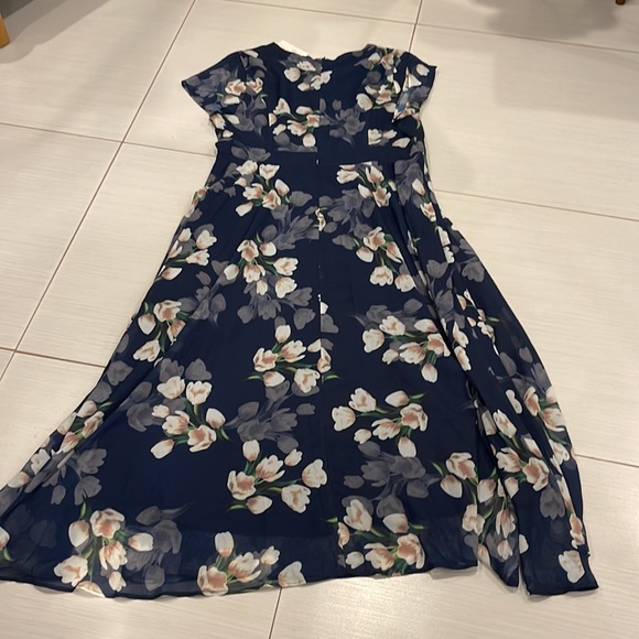 Flycurvy NWT Maxi lined Dress in a beautiful Navy colorful Print. - Picture 11 of 11